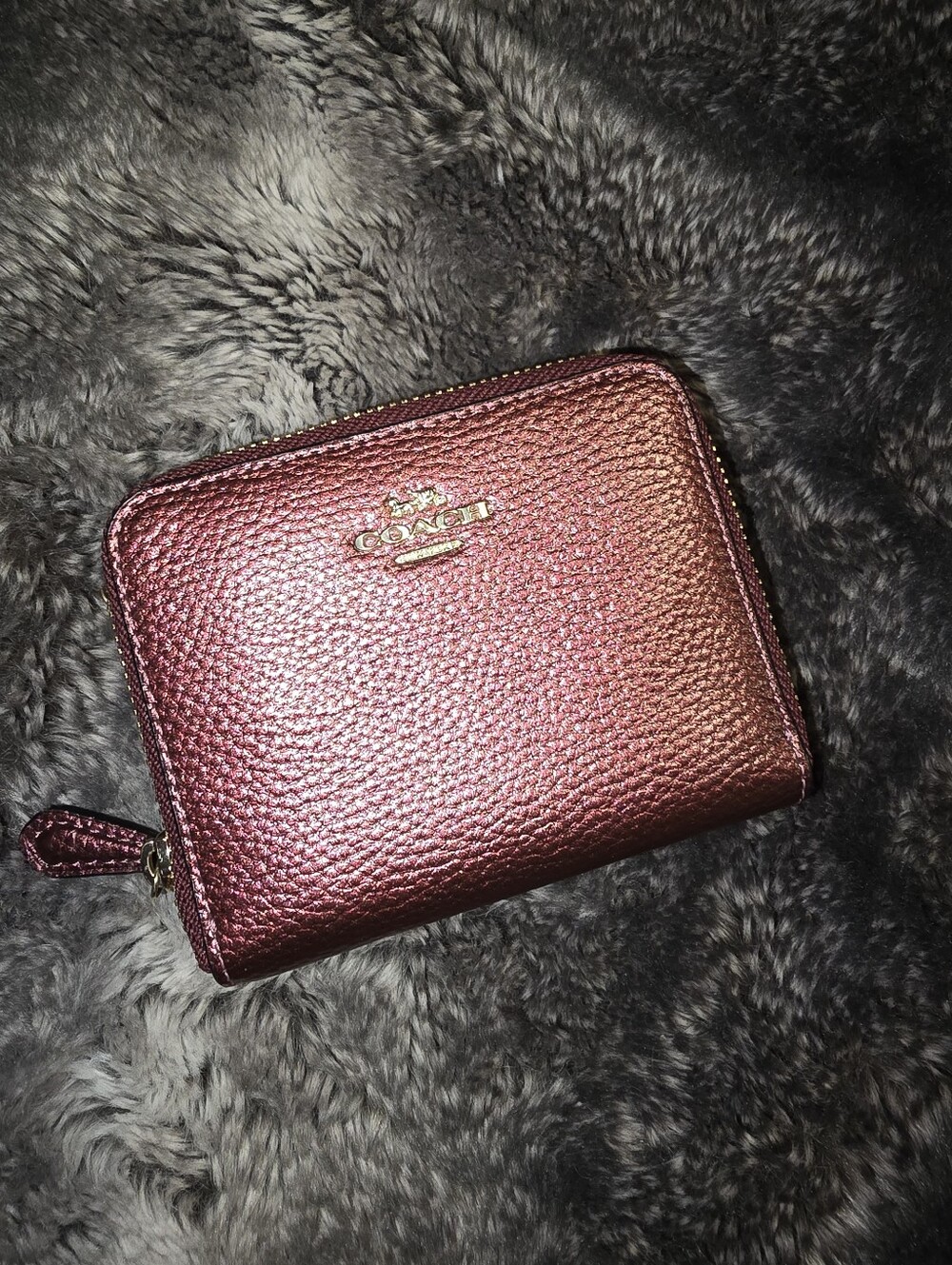 Coach Metallic Plum Pebbled Leather Zip Wallet with Gold Logo - Picture 2 of 7